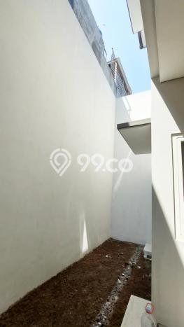 Rumah EXCLUSIVE! area Tenggilis Mejoyo, Surabaya, LT 144m2m² LB 200m2m², BISA KPR Rumah EXCLUSIVE! area Tenggilis Mejoyo, Surabaya, LT 144m2m² LB 200m2m², BISA KPR