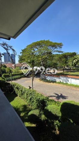 Rumah Luxury Modern Siap Huni di Pakuwon Indah Surabaya Rumah Luxury Modern Siap Huni di Pakuwon Indah Surabaya