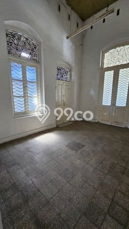Dijual! Komersial di Surabaya Kota Surabaya LT 1000m2 / LB 1000m2 Kawasan Strategis Dijual! Komersial di Surabaya Kota Surabaya LT 1000m2 / LB 1000m2 Kawasan Strategis