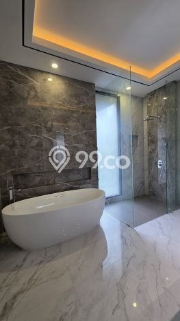 Siap Huni Rumah Mewah 6 Kamar di Wiyung Dekat ke Mana Saja Siap Huni Rumah Mewah 6 Kamar di Wiyung Dekat ke Mana Saja