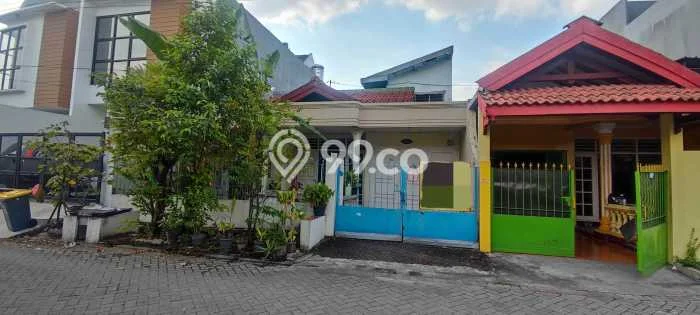 Rumah Modern Cantik 6 Kamar Siap Huni di Dukuh Pakis Rumah Modern Cantik 6 Kamar Siap Huni di Dukuh Pakis
