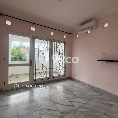 Disewakan! Rumah 3 Kamar Tidur &
3 Kamar Mandi di BSD Taman Giri Loka, Tangerang Disewakan! Rumah 3 Kamar Tidur &
3 Kamar Mandi di BSD Taman Giri Loka, Tangerang