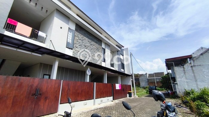 Unit Kost Dijual di Malang Kota dengan 17 Kamar Kawasan Strategis Unit Kost Dijual di Malang Kota dengan 17 Kamar Kawasan Strategis