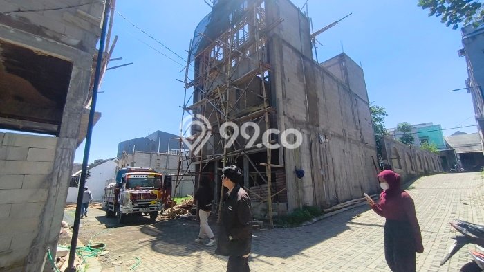 Kost Dijual di Malang Kota dengan 10 KT dan Luas 130m2 Kost Dijual di Malang Kota dengan 10 KT dan Luas 130m2