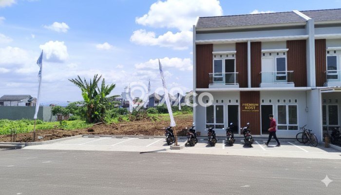 Rumah Kost untuk Dijual di Malang Kota Punya 10 Kamar Rumah Kost untuk Dijual di Malang Kota Punya 10 Kamar