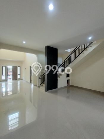 Ready to Use! Luxury House LT 152m2 Desain Modern di BSD Ready to Use! Luxury House LT 152m2 Desain Modern di BSD