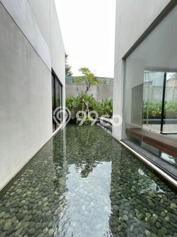Hunian Mewah LB 1000m2 Siap Pakai Desain Elegan di Ampera, Jakarta Selatan Hunian Mewah LB 1000m2 Siap Pakai Desain Elegan di Ampera, Jakarta Selatan