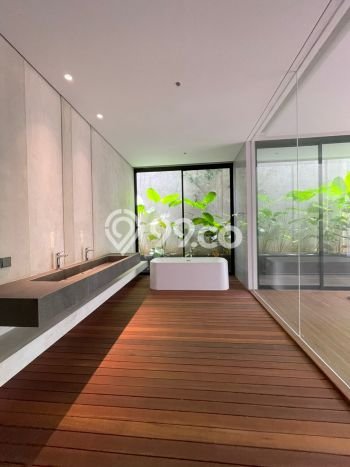 Hunian Mewah LB 1000m2 Siap Pakai Desain Elegan di Ampera, Jakarta Selatan Hunian Mewah LB 1000m2 Siap Pakai Desain Elegan di Ampera, Jakarta Selatan