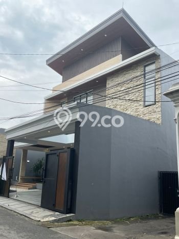 Siap Huni Rumah Mewah 4 Kamar di Kebayoran Baru Dekat ke Mana Pun Siap Huni Rumah Mewah 4 Kamar di Kebayoran Baru Dekat ke Mana Pun