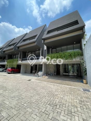 Ready to Use! Luxury House LT 99m2 Desain Elegan di Kemang Ready to Use! Luxury House LT 99m2 Desain Elegan di Kemang