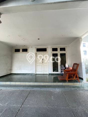 Siap Huni Rumah Mewah 4 Kamar di Kebayoran Baru Dekat ke Mana Saja Siap Huni Rumah Mewah 4 Kamar di Kebayoran Baru Dekat ke Mana Saja
