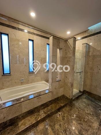 Siap Huni Rumah Mewah 4 Kamar di Menteng Dekat ke Mana Pun Siap Huni Rumah Mewah 4 Kamar di Menteng Dekat ke Mana Pun