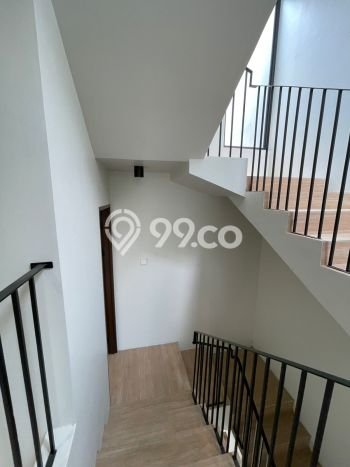 Ready to Use! Luxury House LT 99m2 Desain Elegan di Kemang Ready to Use! Luxury House LT 99m2 Desain Elegan di Kemang