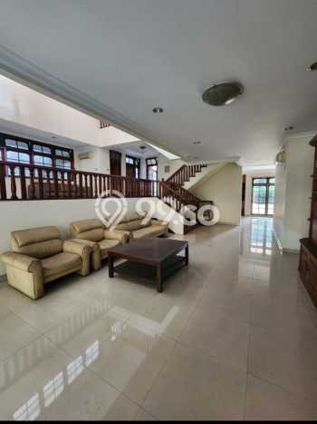 Ready to Use! Luxury House LT 470m2 Desain Modern di Pondok Indah Ready to Use! Luxury House LT 470m2 Desain Modern di Pondok Indah
