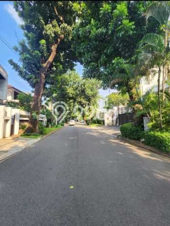 Ready to Use! Luxury House LT 470m2 Desain Modern di Pondok Indah Ready to Use! Luxury House LT 470m2 Desain Modern di Pondok Indah