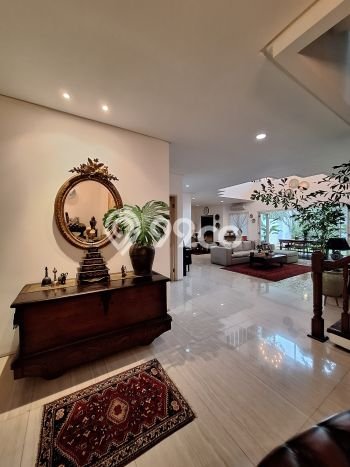 Hunian Elit LB 320m2 Siap Pakai Desain Elegan di Senopati, Jakarta Selatan Hunian Elit LB 320m2 Siap Pakai Desain Elegan di Senopati, Jakarta Selatan