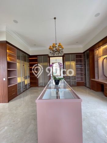 Rumah Elit Modern Tanpa Renovasi di Kemang Jakarta Selatan Rumah Elit Modern Tanpa Renovasi di Kemang Jakarta Selatan