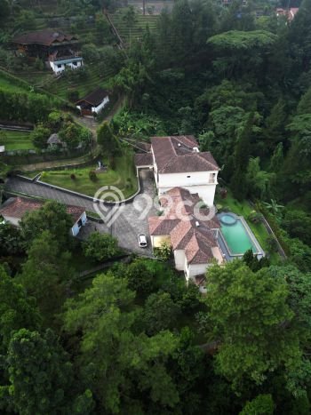 Vila Kawasan Megamendung, Ukuran 3450m2m², Akses ke beragam keperluan Vila Kawasan Megamendung, Ukuran 3450m2m², Akses ke beragam keperluan