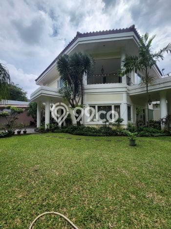 Siap Huni Rumah Mewah 4 Kamar di Kebayoran Baru Dekat ke Mana Pun Siap Huni Rumah Mewah 4 Kamar di Kebayoran Baru Dekat ke Mana Pun