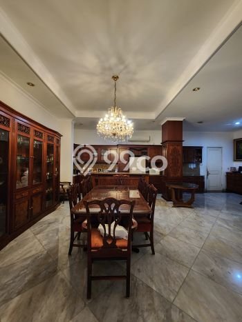 Siap Huni Rumah Mewah 4 Kamar di Kebayoran Baru Dekat ke Mana Pun Siap Huni Rumah Mewah 4 Kamar di Kebayoran Baru Dekat ke Mana Pun