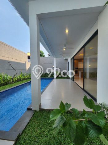 For Sale! Luxury House LT 576m2 Desain Elegan di Lebak Bulus For Sale! Luxury House LT 576m2 Desain Elegan di Lebak Bulus