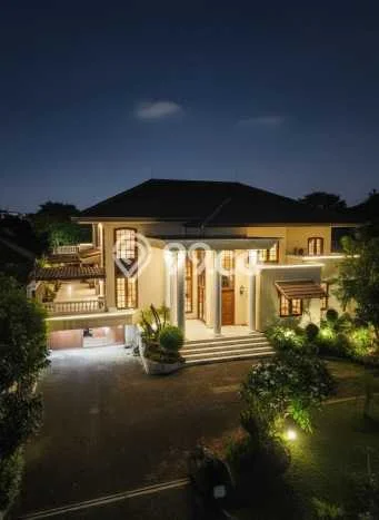 Ready to Use! Luxury House LT 1m2 Desain Modern di Pondok Indah Ready to Use! Luxury House LT 1m2 Desain Modern di Pondok Indah