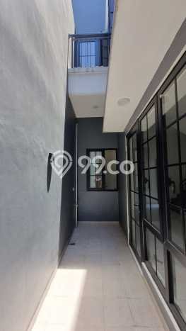 Rumah Elit Modern Siap Huni di Surabaya Kota Surabaya Rumah Elit Modern Siap Huni di Surabaya Kota Surabaya
