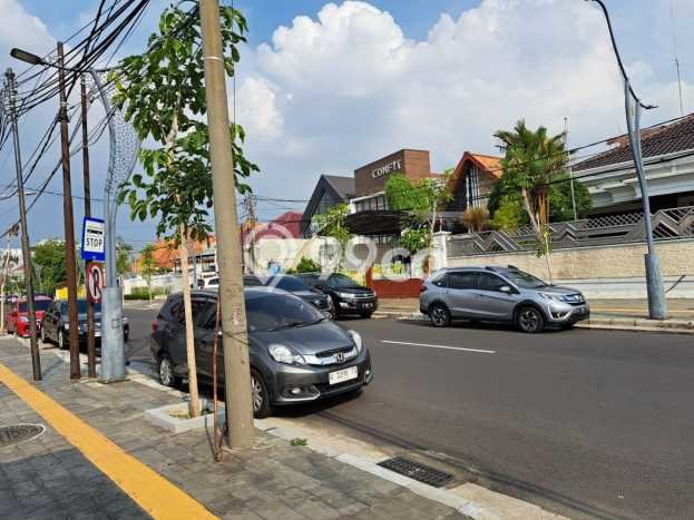 Disewakan Ruko di Pusat Kota Surabaya Ramai Strategis Disewakan Ruko di Pusat Kota Surabaya Ramai Strategis