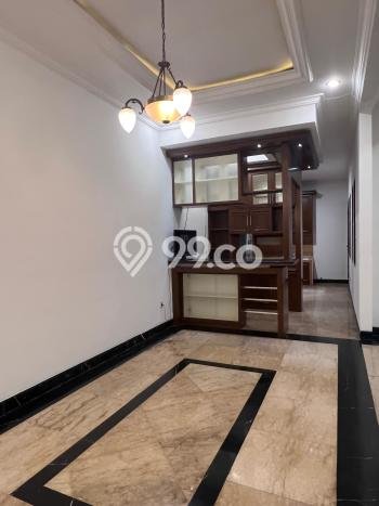 Dijual Rumah Luas Megah Dengan View Eksklusif di Rawa Belong, Jakarta Barat Dijual Rumah Luas Megah Dengan View Eksklusif di Rawa Belong, Jakarta Barat