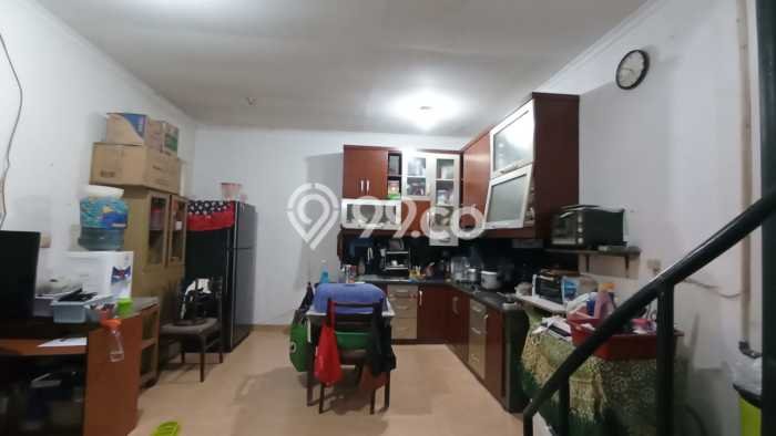 Rumah Eksklusif Dijual LT 240m2 di BSD, Tangerang Selatan Rumah Eksklusif Dijual LT 240m2 di BSD, Tangerang Selatan