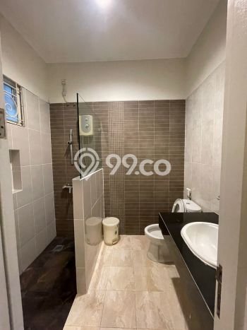 Disewakan! Rumah 4 Kamar Tidur &
4 Kamar Mandi di Gading Serpong, Tangerang Disewakan! Rumah 4 Kamar Tidur &
4 Kamar Mandi di Gading Serpong, Tangerang