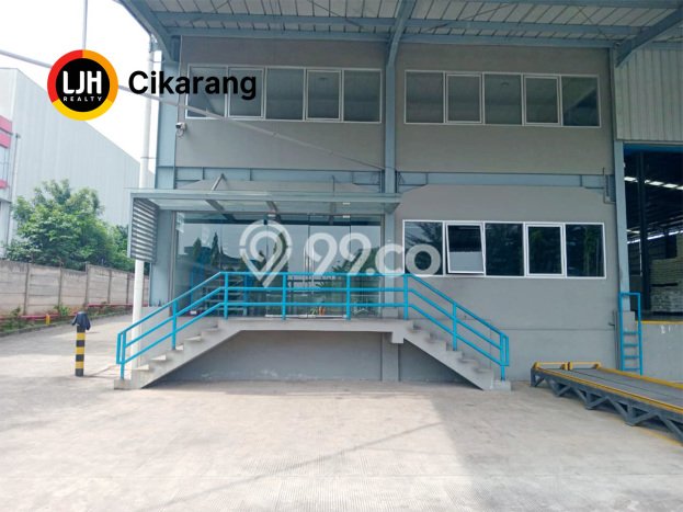 Gudang disewakan di Cikarang Barat Bekasi dengan luas bangunan 5812m2 Gudang disewakan di Cikarang Barat Bekasi dengan luas bangunan 5812m2