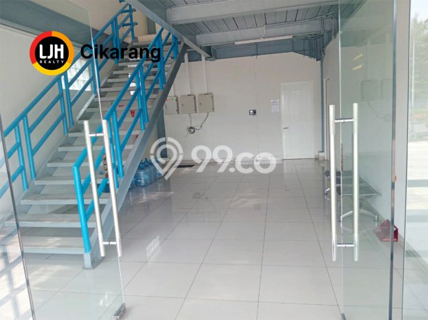 Gudang disewakan di Cikarang Barat Bekasi dengan luas bangunan 5812m2 Gudang disewakan di Cikarang Barat Bekasi dengan luas bangunan 5812m2