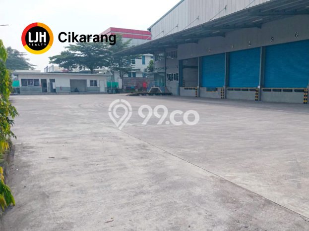 Gudang disewakan di Cikarang Barat Bekasi dengan luas bangunan 5812m2 Gudang disewakan di Cikarang Barat Bekasi dengan luas bangunan 5812m2