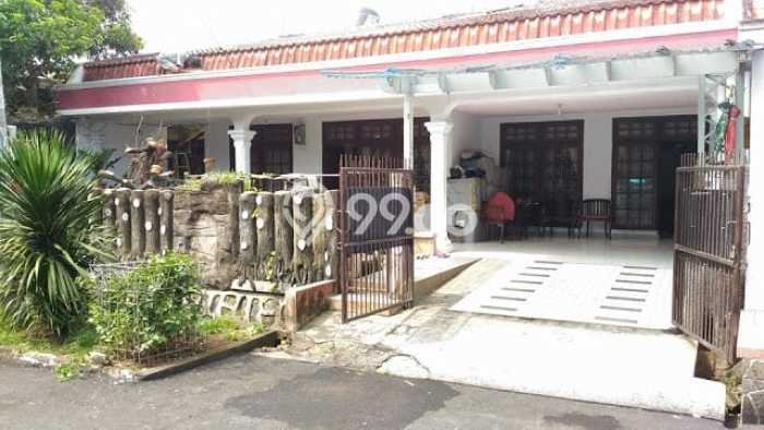 For Sale Rumah 5 Kamar Lokasi Strategis Nyaman dan Strategis di Ciputat Timur For Sale Rumah 5 Kamar Lokasi Strategis Nyaman dan Strategis di Ciputat Timur