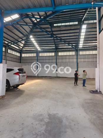 LOKASI TERBAIK! Gudang di , Luas 1300m2m², Area Komersial LOKASI TERBAIK! Gudang di , Luas 1300m2m², Area Komersial