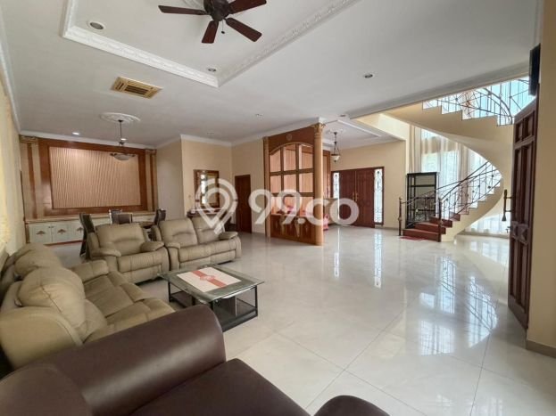 Lokasi strategis! Rumah siap pakai disewakan di Penjaringan LB 270m2 Lokasi strategis! Rumah siap pakai disewakan di Penjaringan LB 270m2