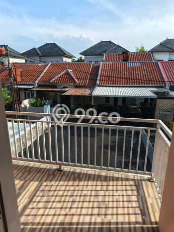 Disewakan! Rumah 4 Kamar Tidur &
4 Kamar Mandi di Harapan Indah, Bekasi Disewakan! Rumah 4 Kamar Tidur &
4 Kamar Mandi di Harapan Indah, Bekasi