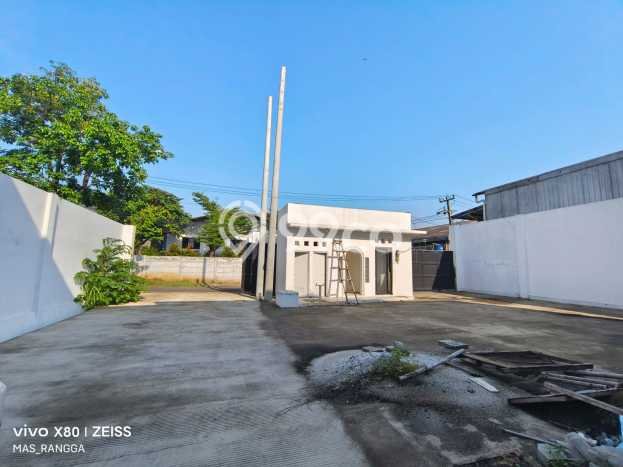 LOKASI TERBAIK! Gudang di , Luas 1300m2m², Area Komersial LOKASI TERBAIK! Gudang di , Luas 1300m2m², Area Komersial