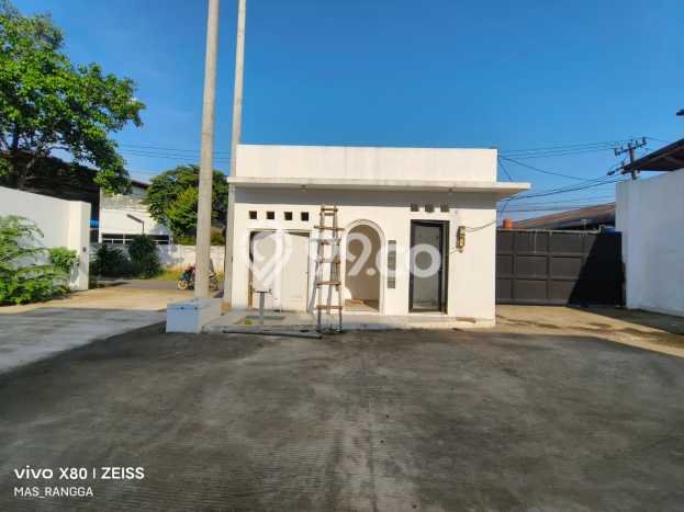 LOKASI TERBAIK! Gudang di , Luas 1300m2m², Area Komersial LOKASI TERBAIK! Gudang di , Luas 1300m2m², Area Komersial