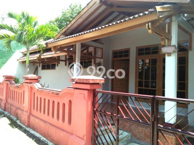 Dijual Cepat Rumah Favorit Siap Huni LB 200m2 di Kotagede, Yogyakarta Dijual Cepat Rumah Favorit Siap Huni LB 200m2 di Kotagede, Yogyakarta