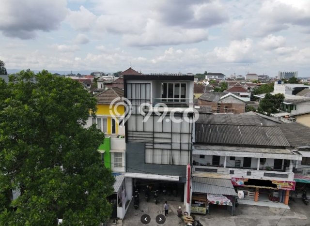 Unit Kantor Dijual di Mlati Sleman Luas Tanah 104m2, Luas Bangunan 337m2 Unit Kantor Dijual di Mlati Sleman Luas Tanah 104m2, Luas Bangunan 337m2