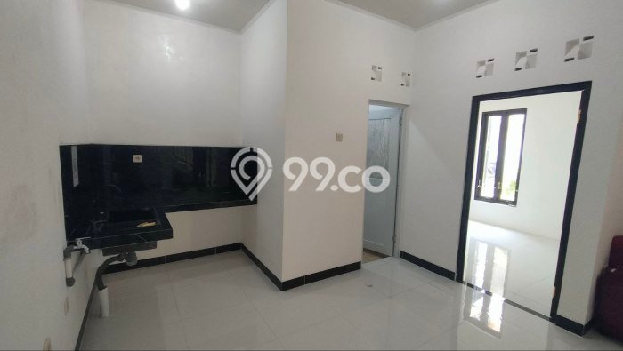 For Sale Rumah 3 Kamar Lokasi Strategis Nyaman dan Strategis di Depok For Sale Rumah 3 Kamar Lokasi Strategis Nyaman dan Strategis di Depok
