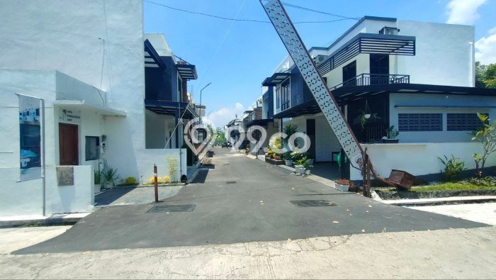 For Sale Rumah 3 Kamar Lokasi Strategis Nyaman dan Strategis di Depok For Sale Rumah 3 Kamar Lokasi Strategis Nyaman dan Strategis di Depok