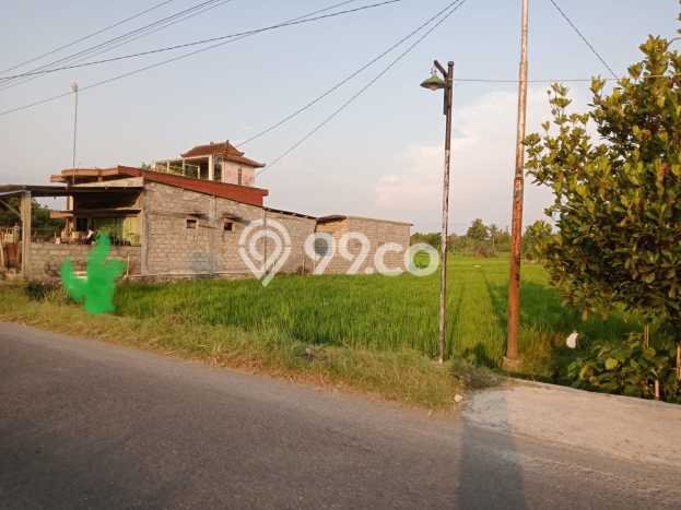 Lahan Strategis di Bantul Dijual dengan Luas 1076m2 Lahan Strategis di Bantul Dijual dengan Luas 1076m2
