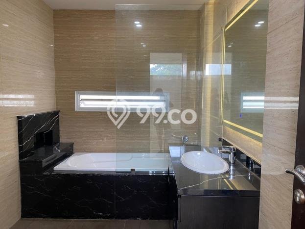 Dijual Rumah Luas Elegan Dengan View Cantik di Gading Serpong, Tangerang Dijual Rumah Luas Elegan Dengan View Cantik di Gading Serpong, Tangerang