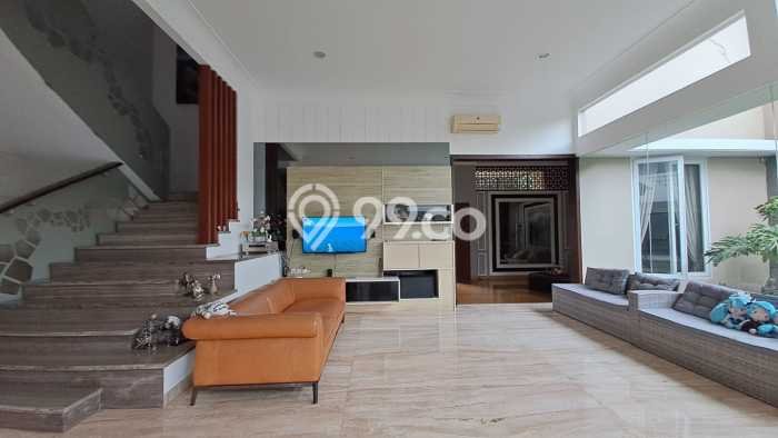 Hunian Elit LB 525m2 Siap Pakai Desain Elegan di Gading Serpong, Tangerang Hunian Elit LB 525m2 Siap Pakai Desain Elegan di Gading Serpong, Tangerang