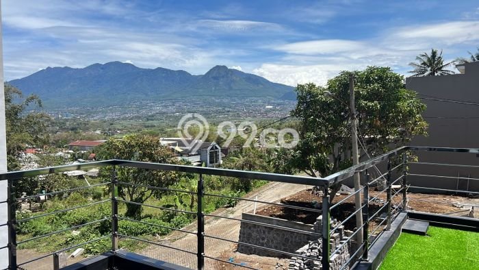 Vila Kawasan Karangploso, Luas 205m2m², Lingkungan Asri Vila Kawasan Karangploso, Luas 205m2m², Lingkungan Asri