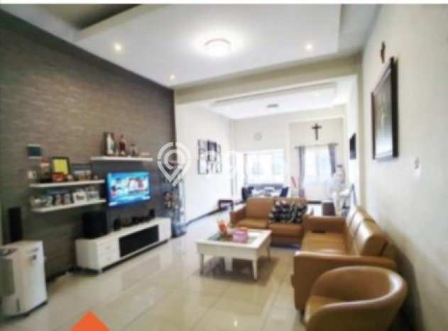 Jual Ruko Area Bisnis di Dinoyo, Luas 303m2m², Jalan Utama Jual Ruko Area Bisnis di Dinoyo, Luas 303m2m², Jalan Utama