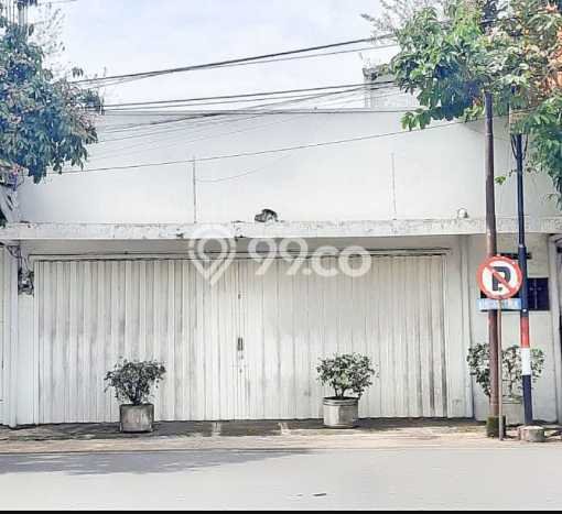 Komersial For Rent Kawasan Klojen, Luas 130m2m², Lokasi Komersial, Akses Utama Komersial For Rent Kawasan Klojen, Luas 130m2m², Lokasi Komersial, Akses Utama